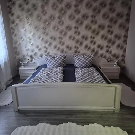 Apartamento Inna's And Dima's